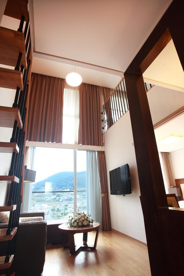 Hotel Riviera Geoje Esterno foto